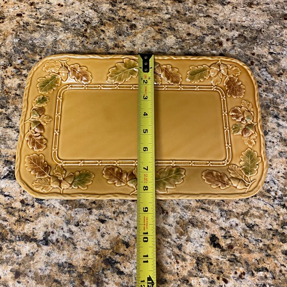 Bordallo Pinheiro Platter—Vintage - Picture 8 of 8